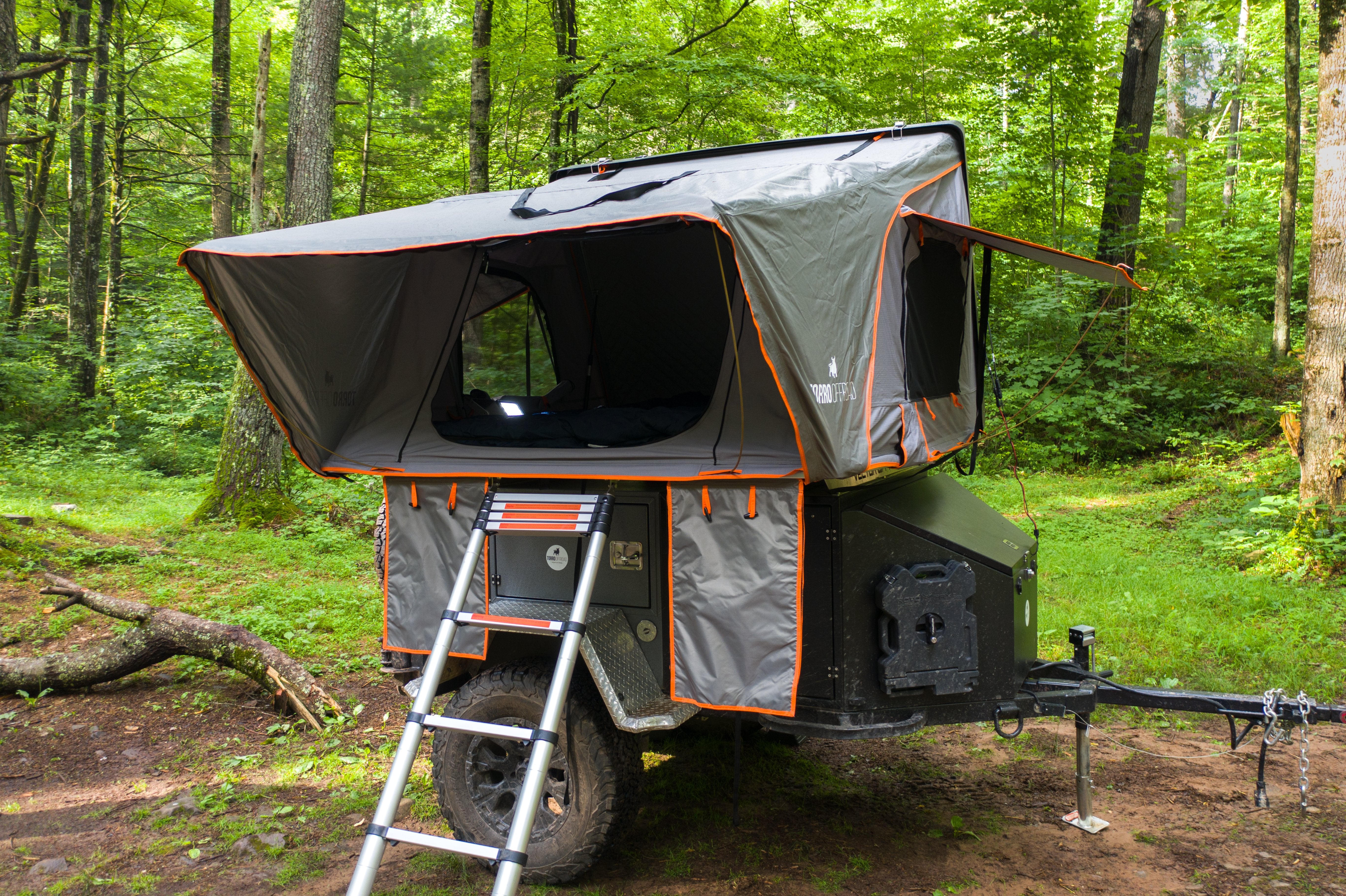 SkyLux Hard Shell Rooftop Tent (RTT) with Awning and Insulation Package - Torro Offroad